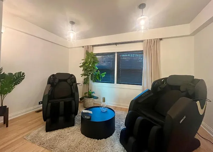 Holiday home Charm 15min To Chi Loop *