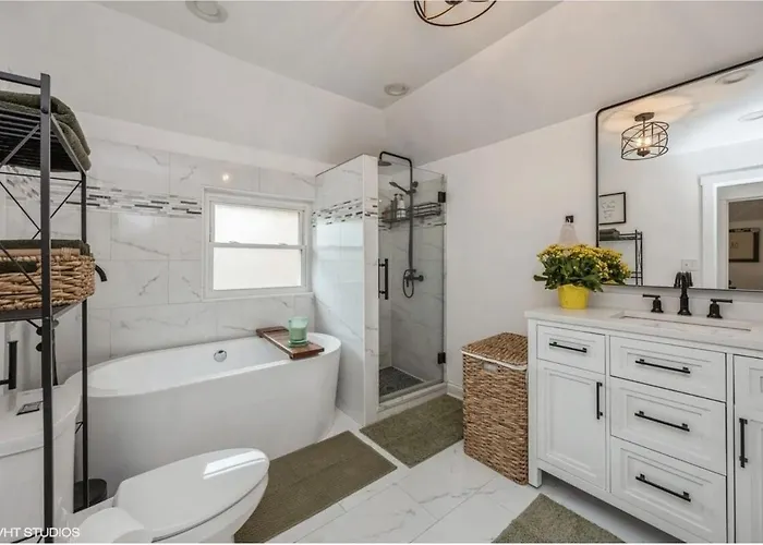 Charm 15min To Chi Loop Holiday home *